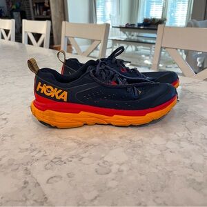 Hoka Challenger ATR 6